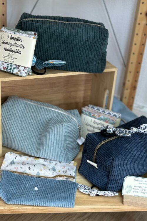 Trousse de Toilette Personnalisable en Velours Côtelé & Intérieur Imperméable – Fait Main