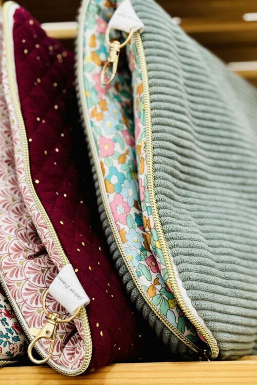 Housse d’Ordinateur Portable Sur Mesure en Velours Côtelé – Protection Antichoc & Personnalisable